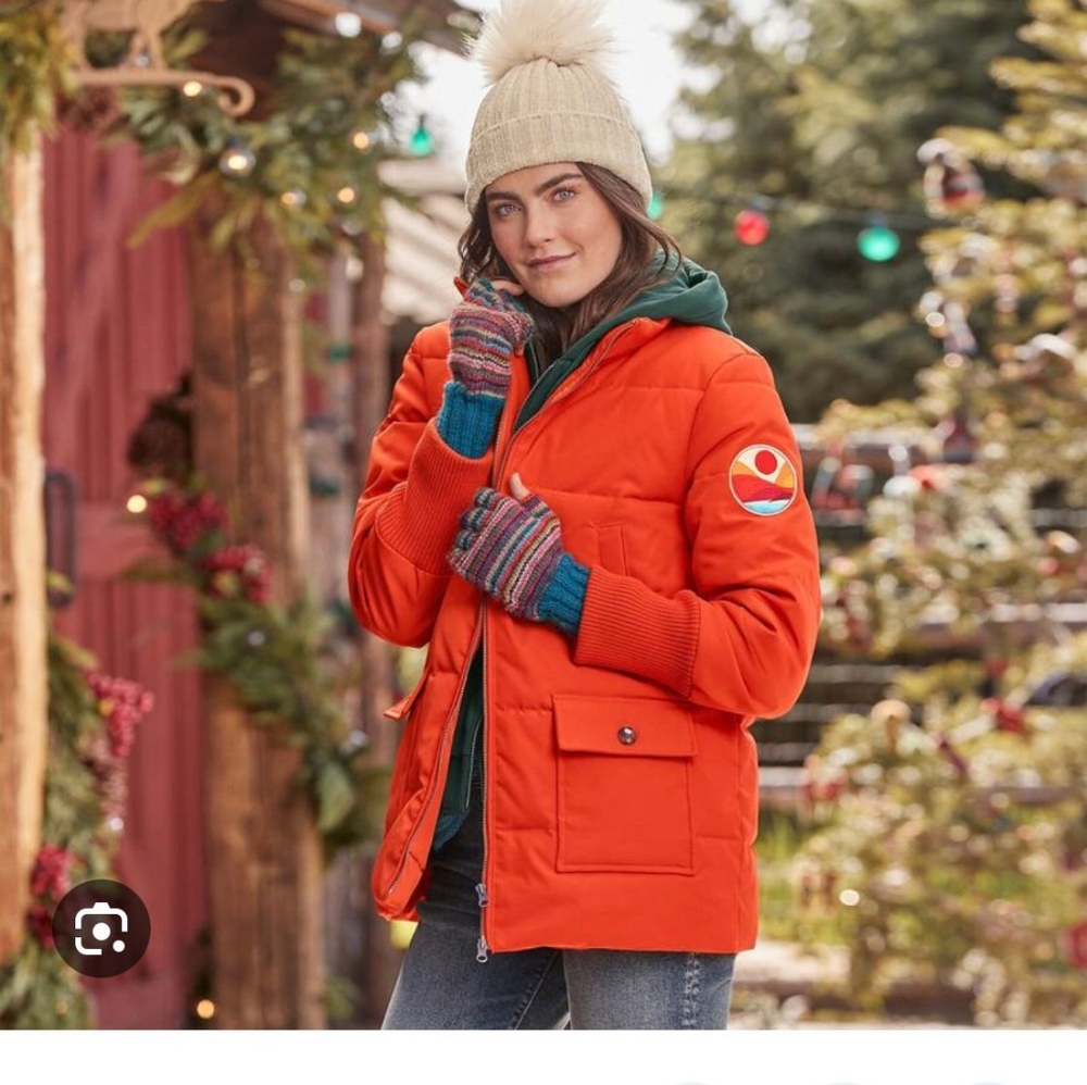 New in bag high end Sundance orange puffer coat Sz. Petite medium